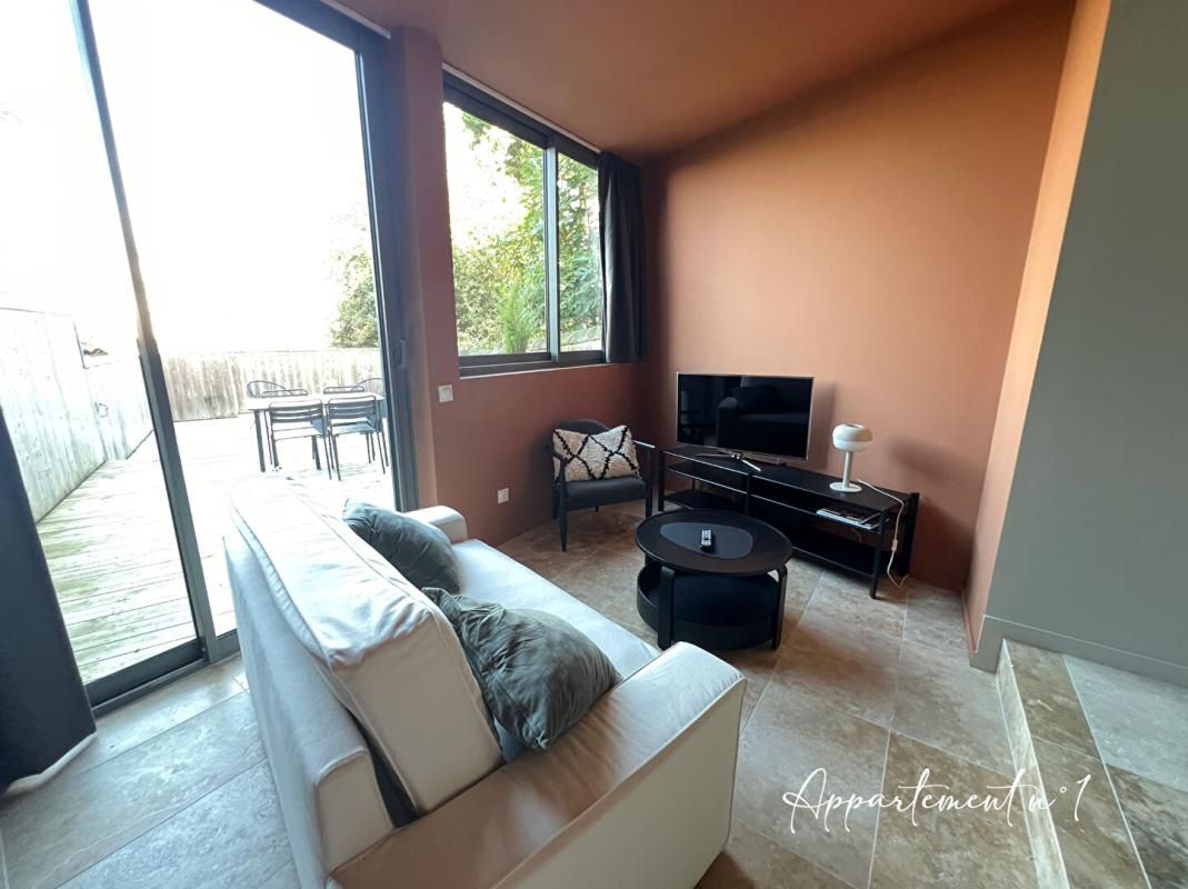 ANGOULEME Immeuble entier quartier VICTOR HUGO 4