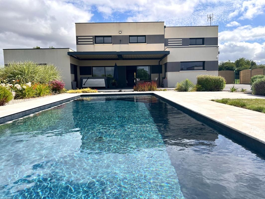 MONDOUBLEAU MAISON D ARCHITECTE    VENDOME 20MN    TGV-PARIS 42MN 2