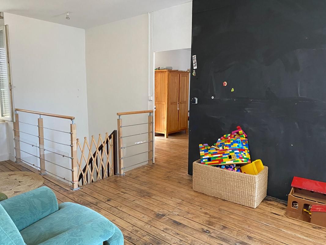 BOUERE Maison Bouère 6 pièce(s) 239 m2 avec logement annexe 3