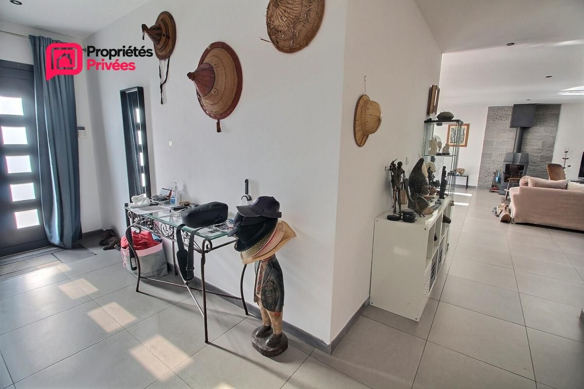 UZES A seulement 8 min d'Uzès ! Jolie maison de plain-pied avec tous les atouts ! ! 3