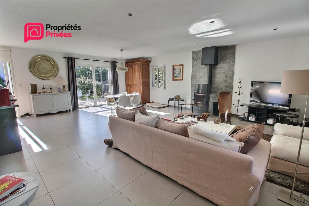 UZES A seulement 8 min d'Uzès ! Jolie maison de plain-pied avec tous les atouts ! ! 4