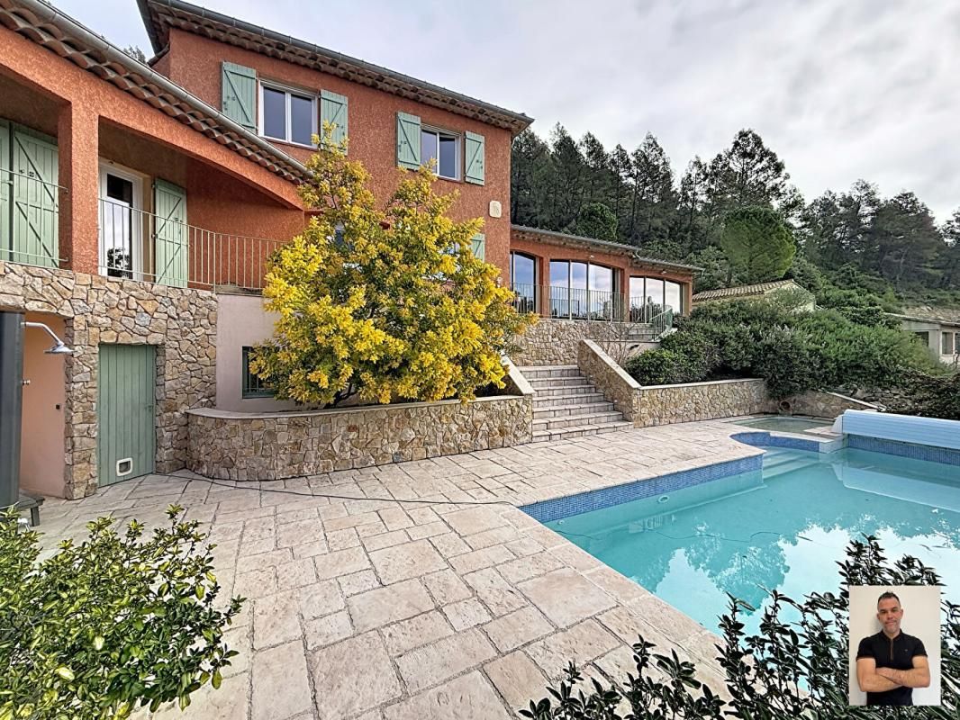 VINS-SUR-CARAMY  Propriété familiale avec vue panoramique, piscine à débordement et 6 300 m² de terrain