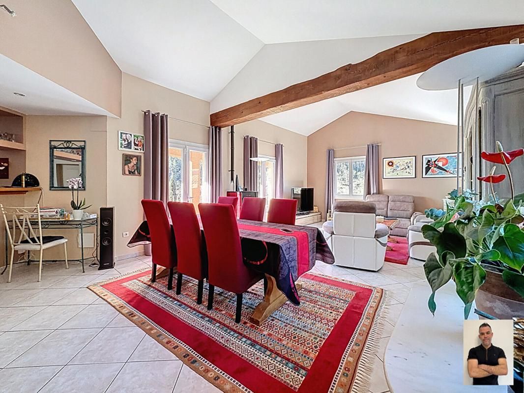 VINS-SUR-CARAMY VINS-SUR-CARAMY Propriété familiale avec vue panoramique, piscine à débordement et 6 300 m² de terrain 3