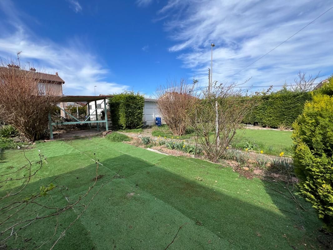 CLERMONT-FERRAND Maison avec jardin et garage 2