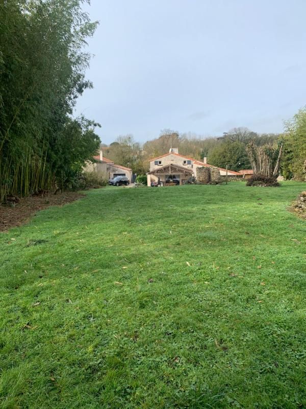 MOUZEUIL-SAINT-MARTIN Maison Mouzeuil Saint Martin 7 pièce(s) 180 m2 4