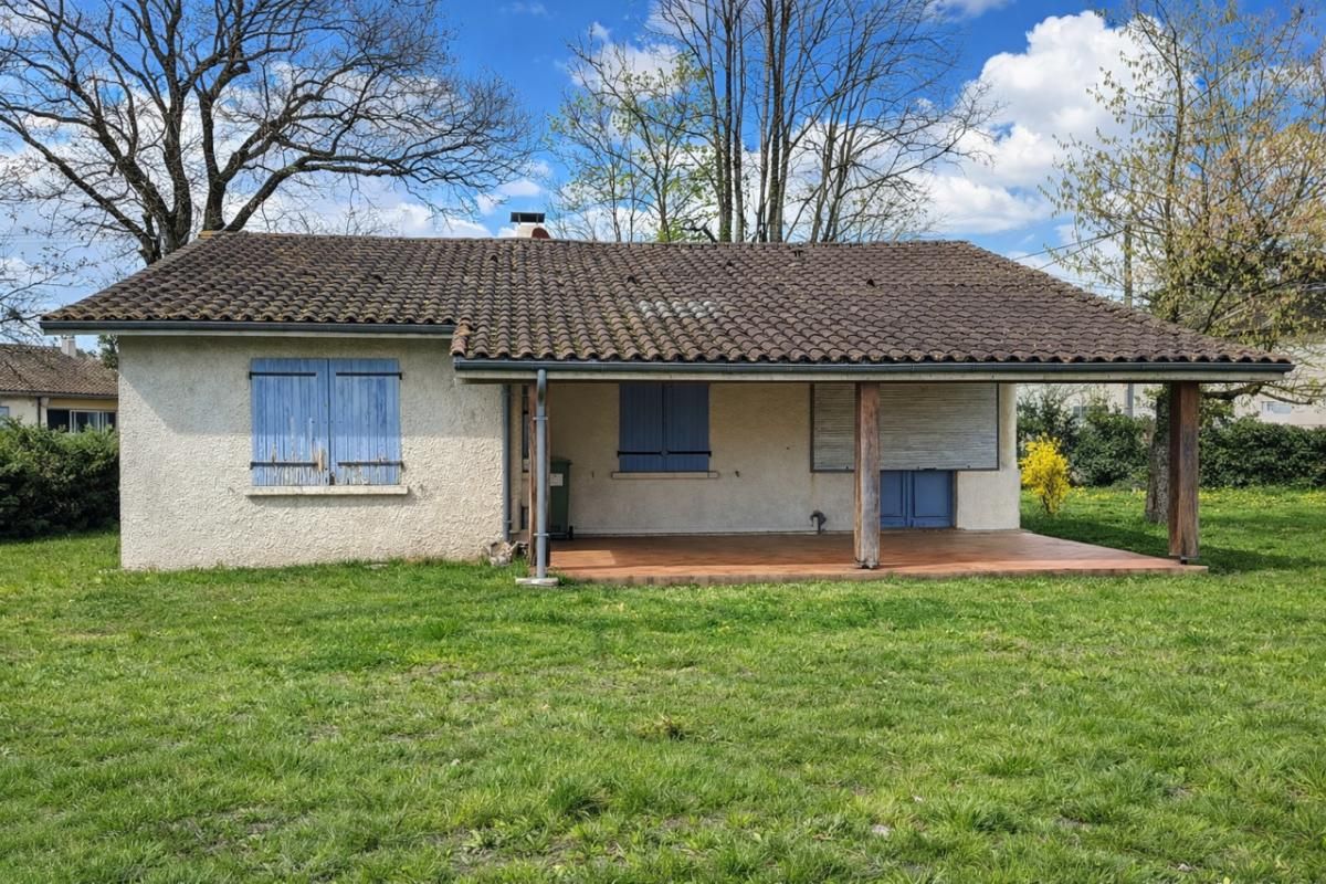 SALLES Maison centre-ville Salles 3 pièces 70m2 sur 2050 m² de terrain 2