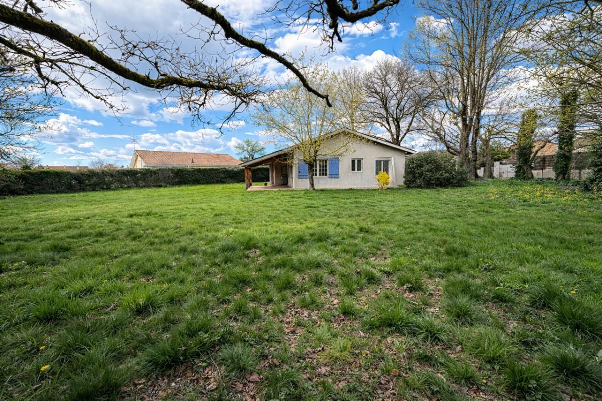 SALLES Maison centre-ville Salles 3 pièces 70m2 sur 2050 m² de terrain 3