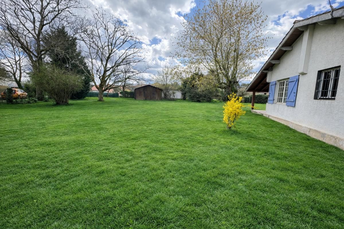 SALLES Maison centre-ville Salles 3 pièces 70m2 sur 2050 m² de terrain 4