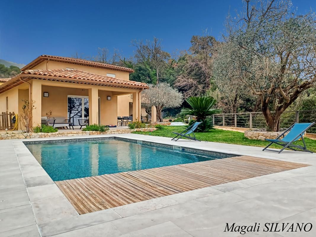 Villa F5  de standing récente proche village Spéracèdes