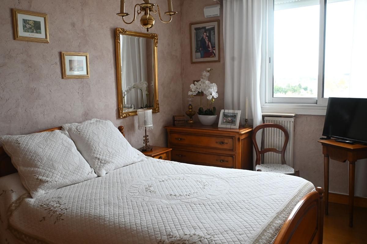 SAINT-PIERRE-DES-CORPS A VENDRE APPARTEMENT TYPE 4 PRIX EXCEPTIONNEL  70180  EURO A SAINT PIERE DES CORPS 4