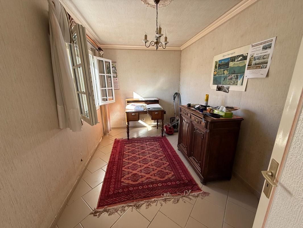 LURCY-LEVIS Immeuble Lurcy Levis 10 pièce(s) 221 m2 4