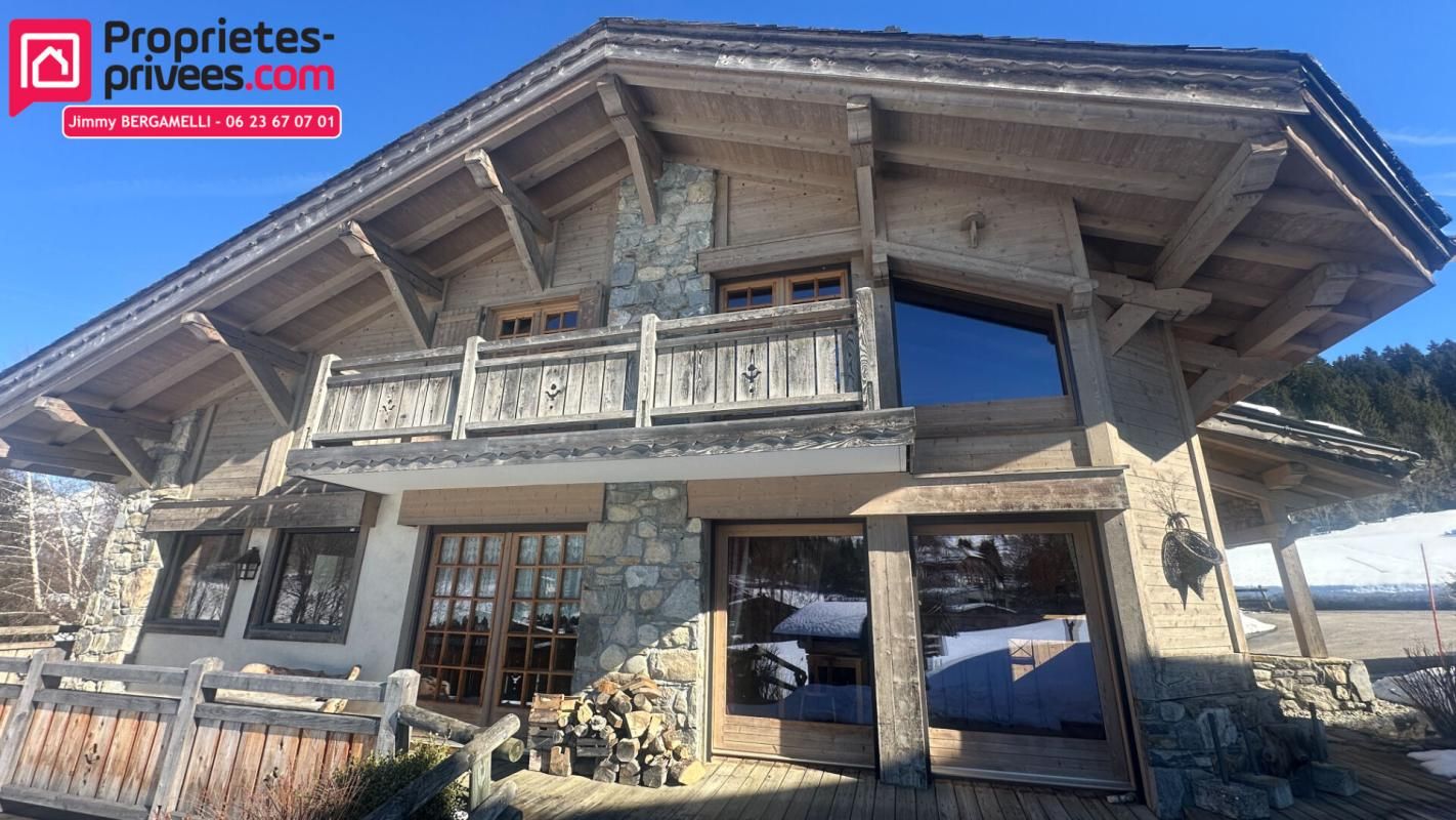 DEMI-QUARTIER Megève - Chalet individuel de 280 m² avec appartement indépendant, à proximité immédiate des pistes de la Princesse 2