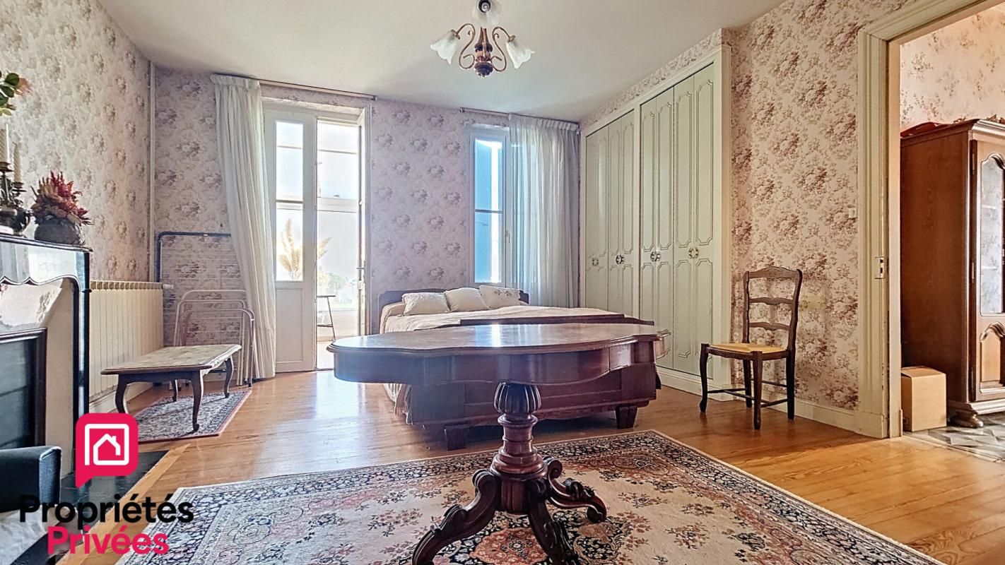 LES MATHES Maison Les Mathes 6 pièce(s) 160 m2 4