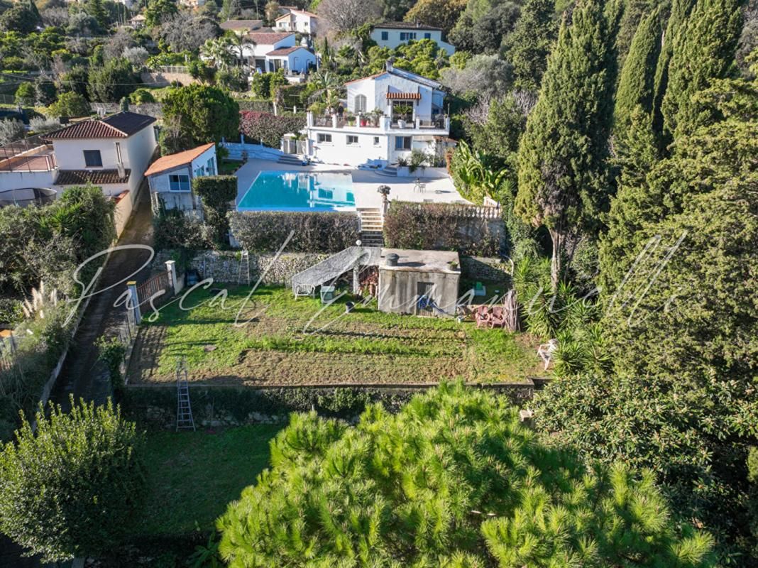 ANTIBES Maison Antibes 6 pièce(s) 170 m2 sur 1600m2 de terrain Les Brusquets 4