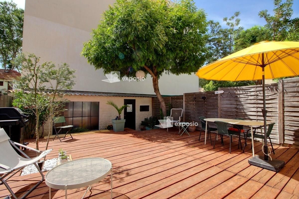 Coquette maison de ville  rénovée La Seyne Sur Mer -110 m2 - 450 000