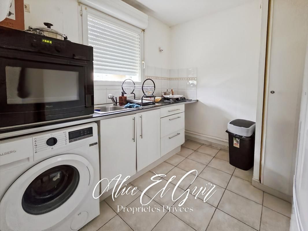 CARCASSONNE Carcassonne - APPT 2 pièce(s) 43 m2 -à vendre loué 4