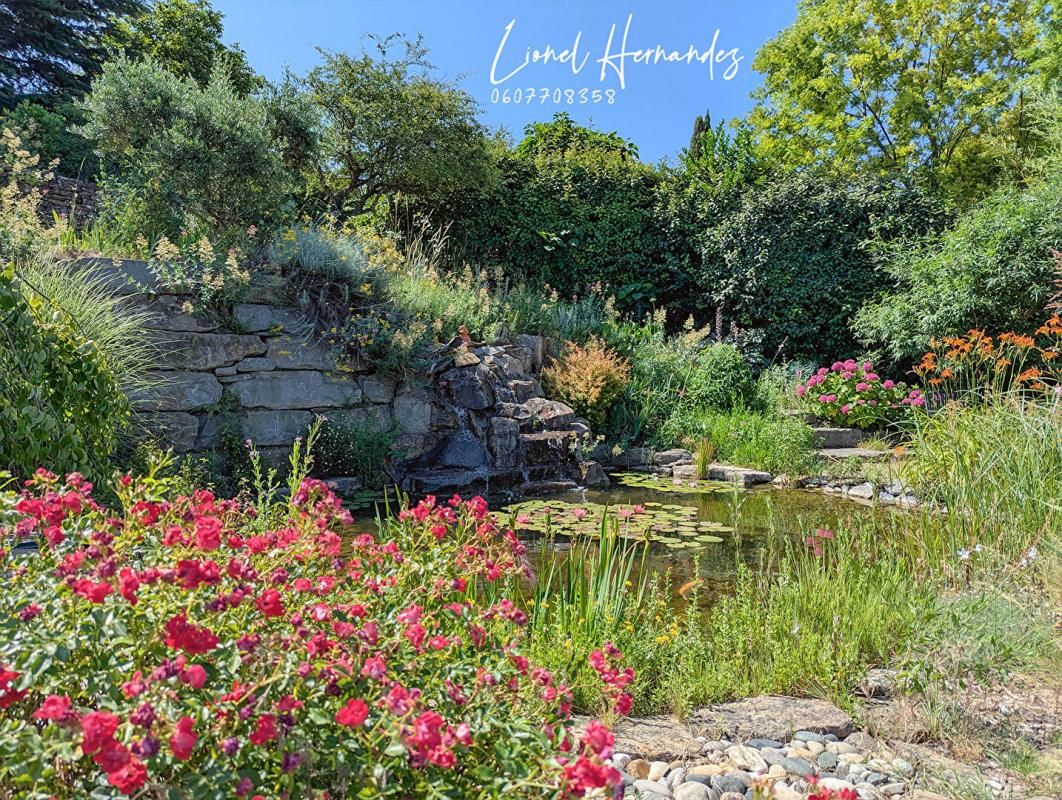 MONS Maison d'architecte avec terrain constructible et paysagé de 3969m² 4