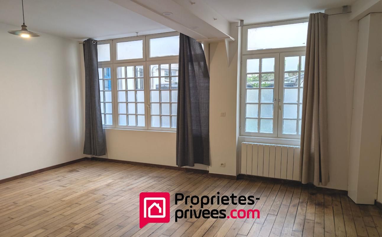 PARIS-9E-ARRONDISSEMENT Studio Notre Dame de Lorette 34 m2 carrez et 40m2 au sol 2
