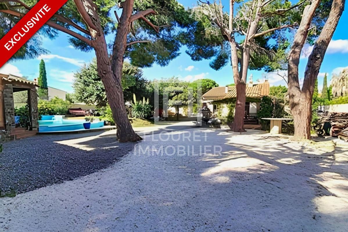 ARGELES-SUR-MER Plain-pied 161 m² - Terrain 1200 m² - Piscine - Villa + 2 dépendances (bureau + T2) 1