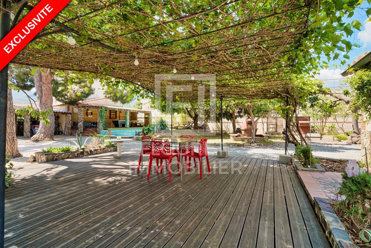 ARGELES-SUR-MER Plain-pied 161 m² - Terrain 1200 m² - Piscine - Villa + 2 dépendances (bureau + T2) 2