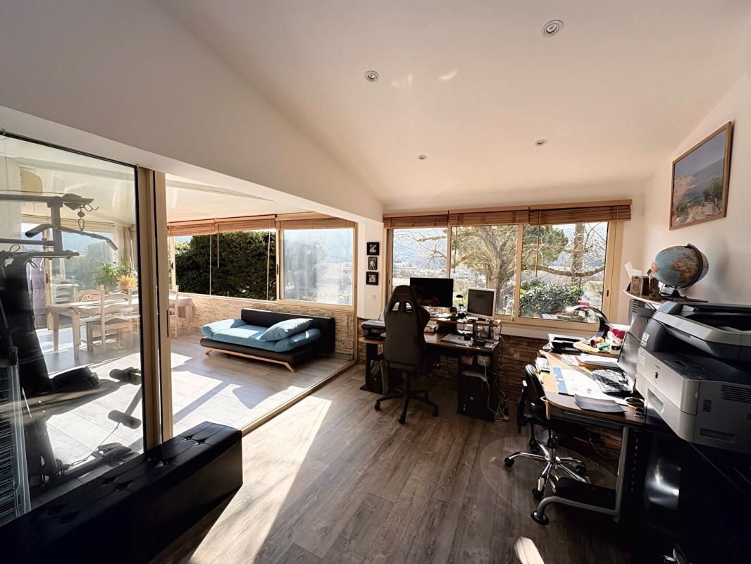 AURIOL Exclusivité, Auriol, Moulin de Redon, maison de 208 m² avec piscine 4