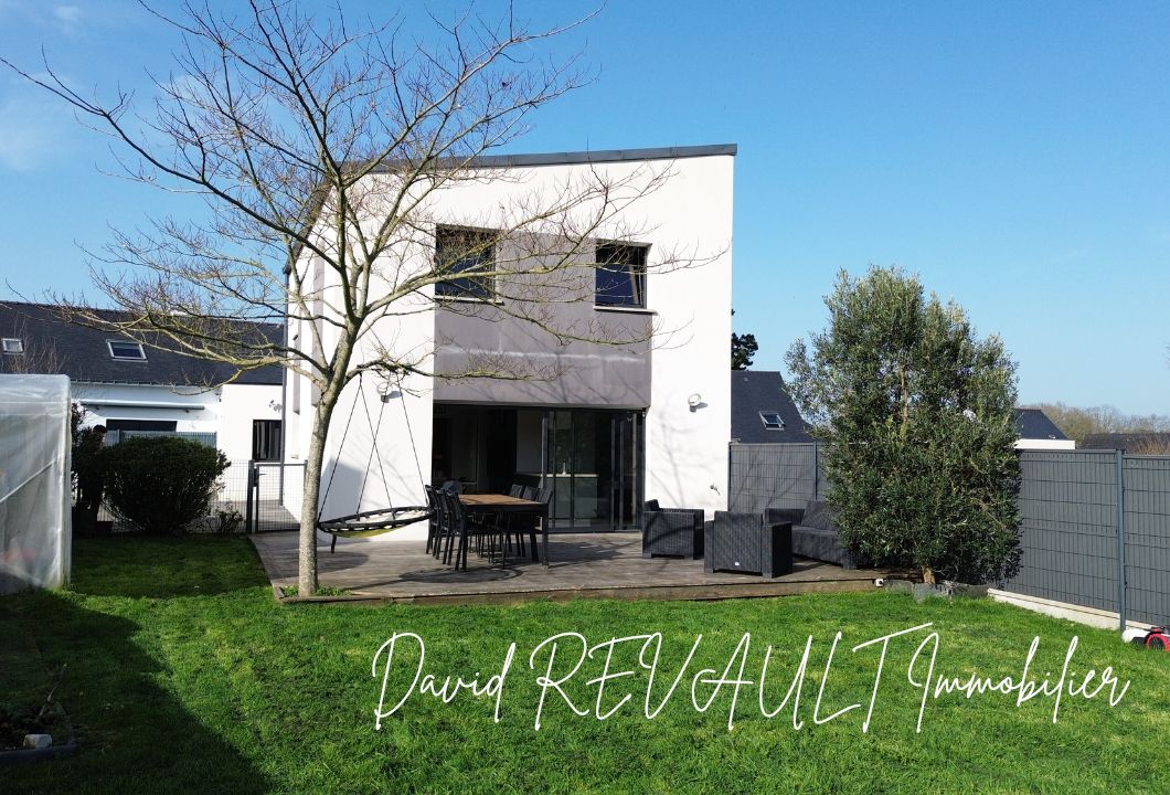 ELVEN À quelques pas du coeur vivant d'Elven, une élégante parenthèse contemporaine 1