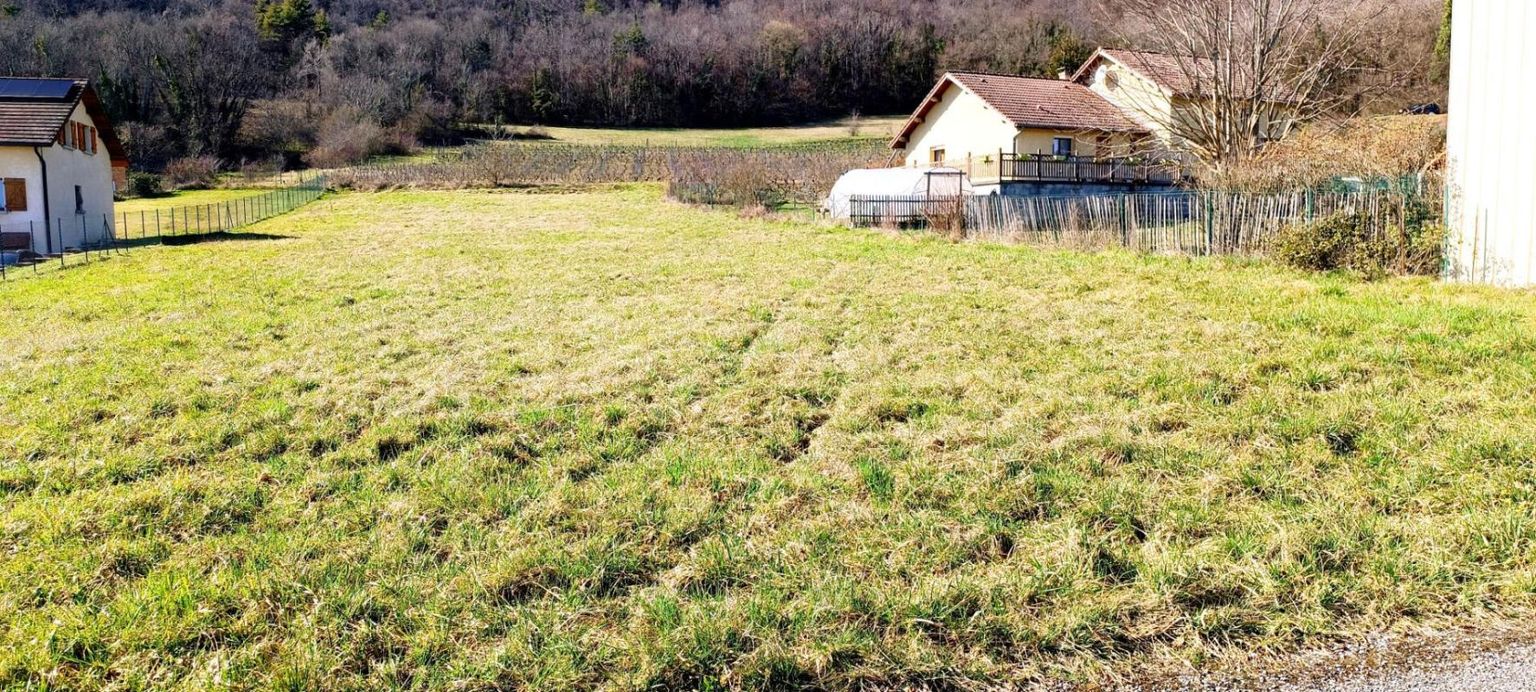 CONZIEU Terrain constructible 2 230 m² Crapéou Conzieu 3