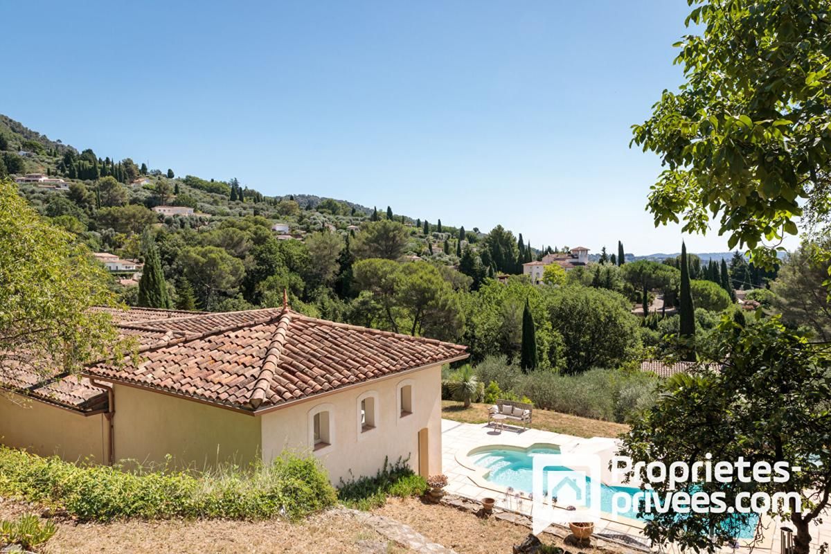 PEYMEINADE Villa de plain-pied avec grand garage au calme et vue dégagée 2