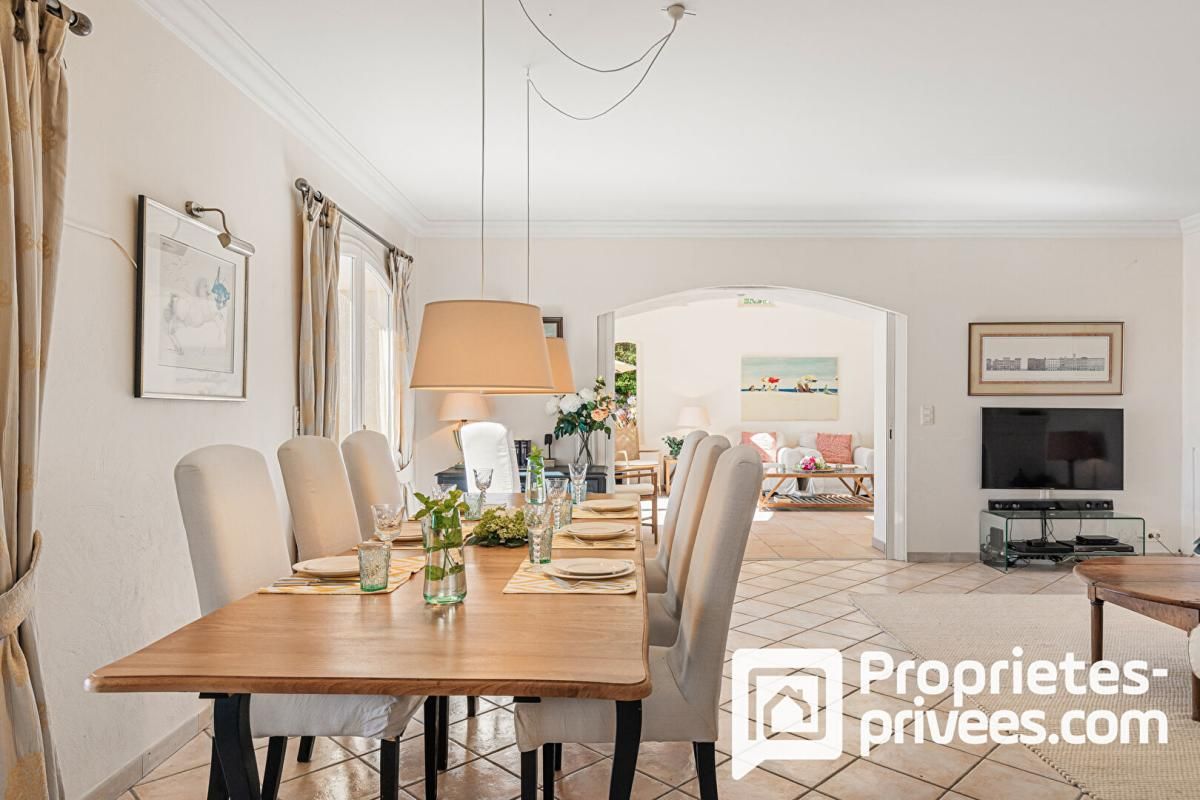 PEYMEINADE Villa de plain-pied avec grand garage au calme et vue dégagée 4