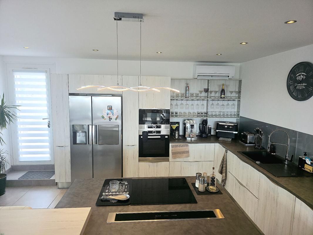 LA SEYNE-SUR-MER Propriété d'Exception avec Vue Mer Panoramique  262 m² de Prestige à La Seyne-sur-Mer 2