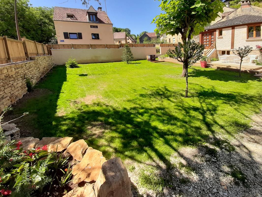 SALIGNAC-EYVIGUES Maison Salignac Eyvignes 12 pièce(s) 103 m2 4