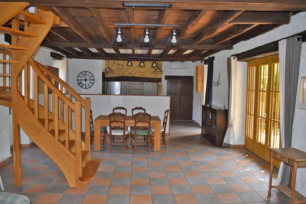 SALIGNAC-EYVIGUES Maison Salignac Eyvignes 6 pièce(s) 130 m2 3