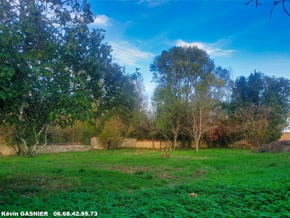 CHAMPNIERS CHAMPNIERS (16430) : Terrain constructible proche zone commerciale 2