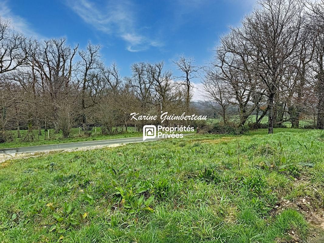 SAINT-AULAYE St Aulaye : 2 maisons hors d'eau hors d'air à aménager 3