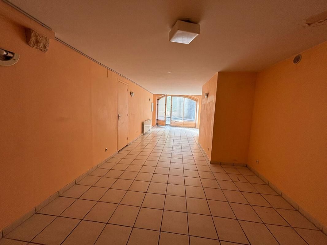 NEVERS Appartement atypique 44 m² + cave voûtée 24 m² ? Nevers, proche Porte du Croux 3