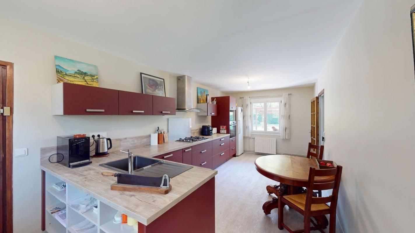 VIGNOUX-SUR-BARANGEON Maison  5 pièce(s) 134 m2 3