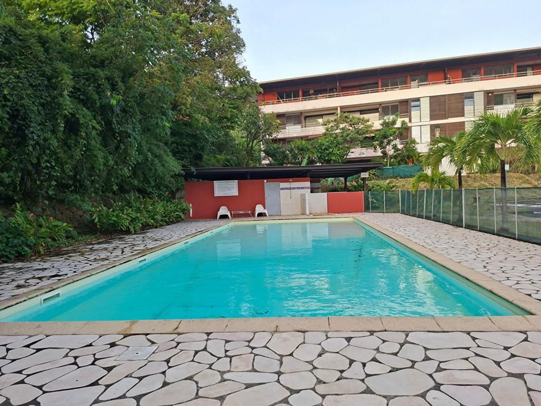 CAYENNE BADUEL 3 pièce(s) 65 m2 + varangue 14 m2 1