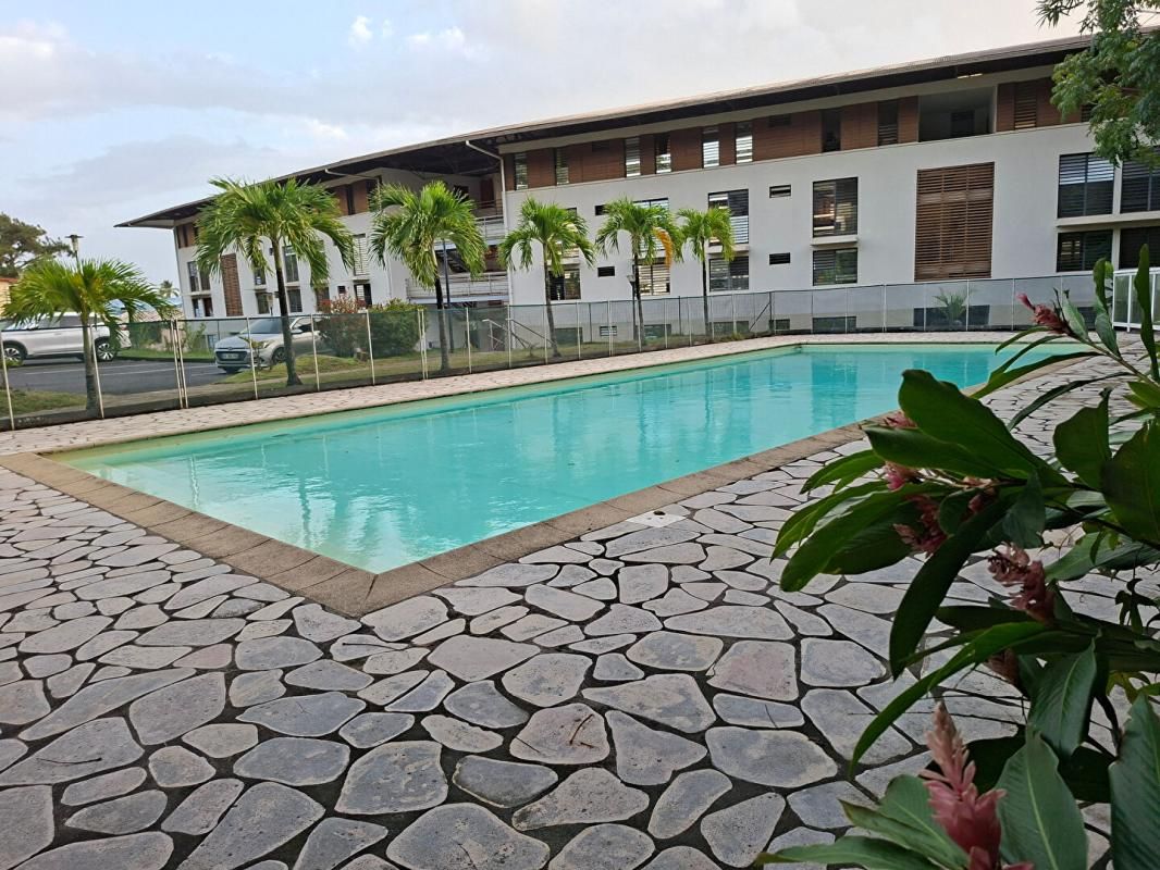 CAYENNE BADUEL 3 pièce(s) 65 m2 + varangue 14 m2 2