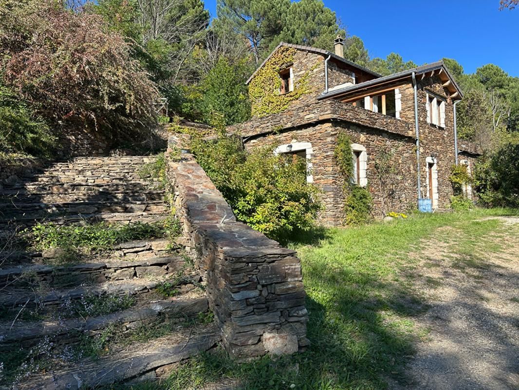 SAINT-MELANY Maison de hameau avec vue 2