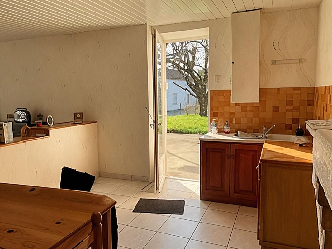 LONGEVES Maison à rénover avec beau potentiel ? 105 m² ? Proche La Rochelle 3