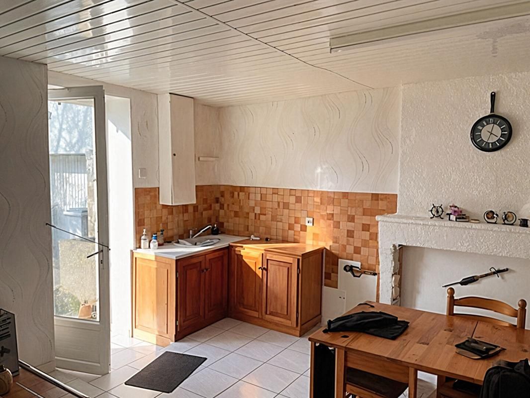 LONGEVES Maison à rénover avec beau potentiel ? 105 m² ? Proche La Rochelle 4