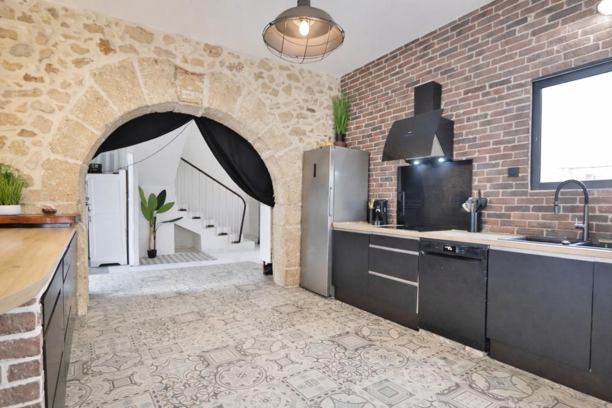 NARBONNE Maison Narbonne 7 pièce(s) 218 m2 2