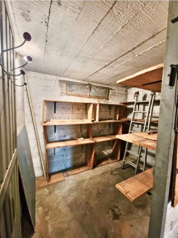 Grand garage de 27 m² accessible facilement et dans un secteur calme et sécurisé