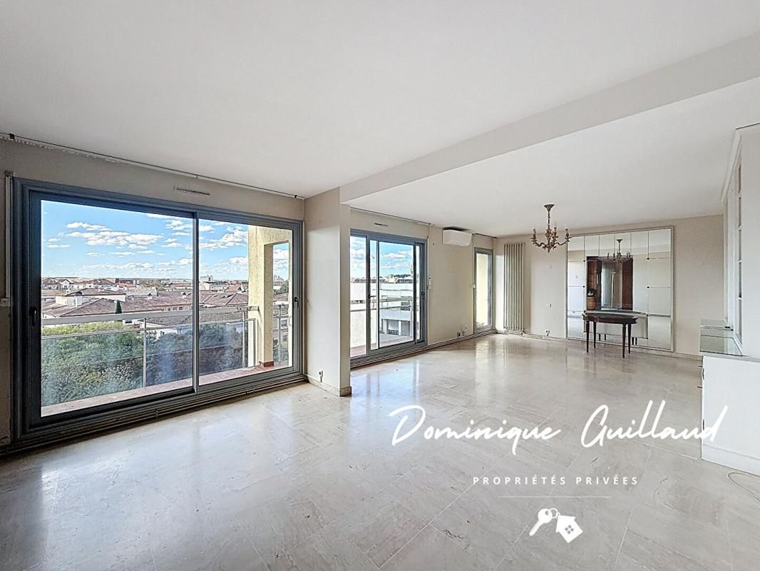 NIMES Nîmes-Notre Dame-Appartement 5 pièces 120 m2 avec loggia balcon terrasse 21 m² / Garage / 2 parkings /Cave 3