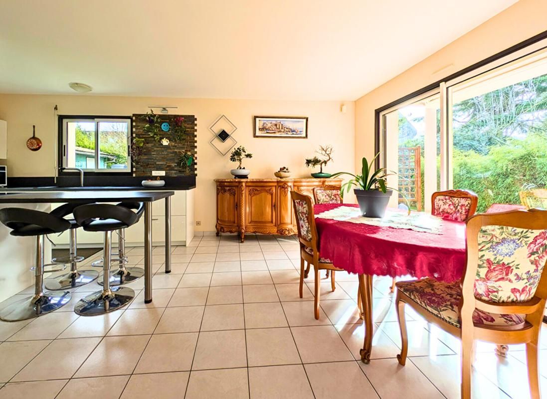 SAINTE-LUCE-SUR-LOIRE Maison Sainte Luce Sur Loire 4 pièce(s) 110 m2 4