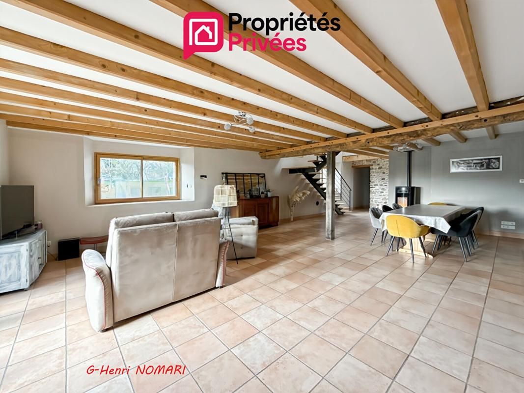 LALLEU Lalleu (35320) - Maison type longère de165 m2, 3 chambres, terrain de 1817m² 2