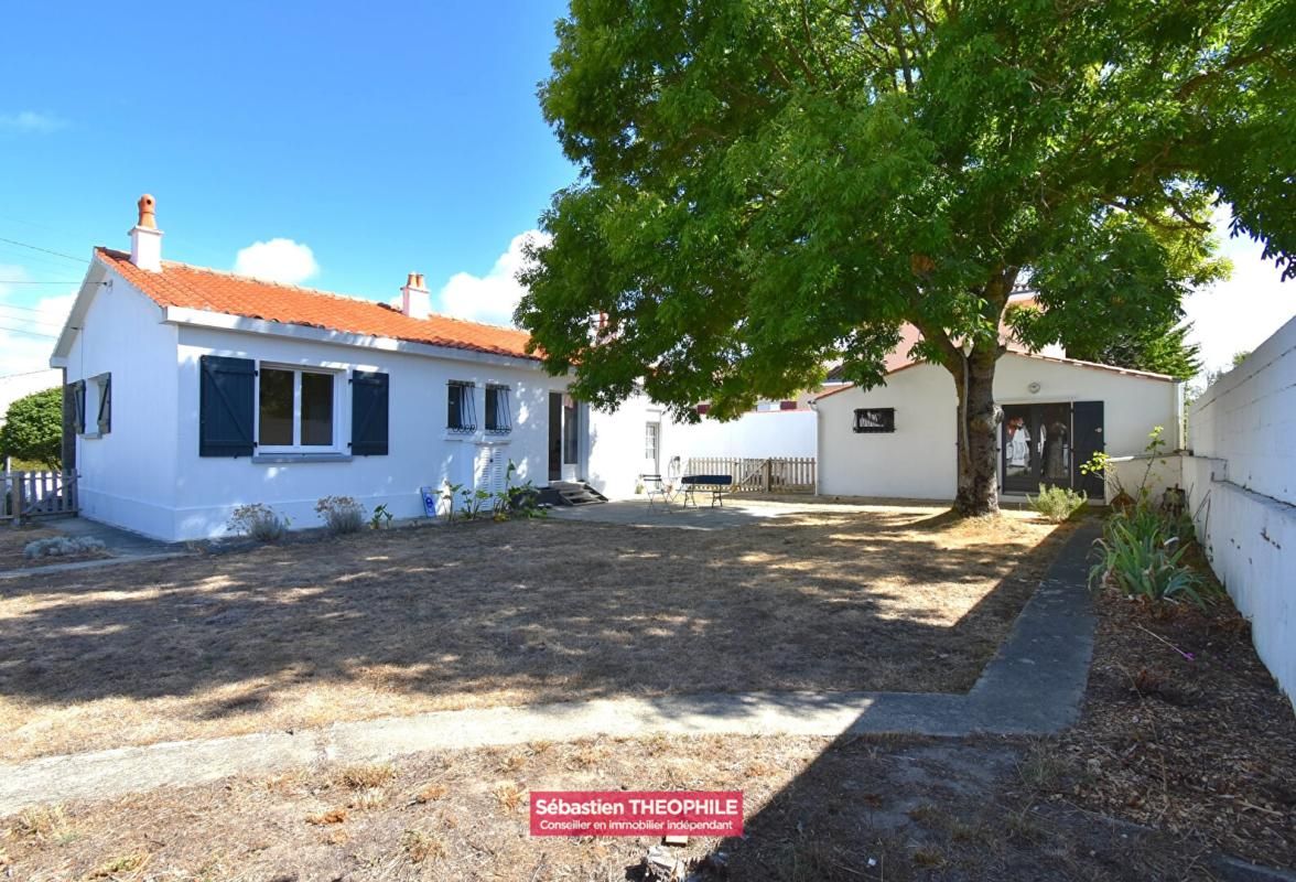 SAINT-GILLES-CROIX-DE-VIE Maison T3 + dépendance proche Saint Gilles Croix De Vie 1