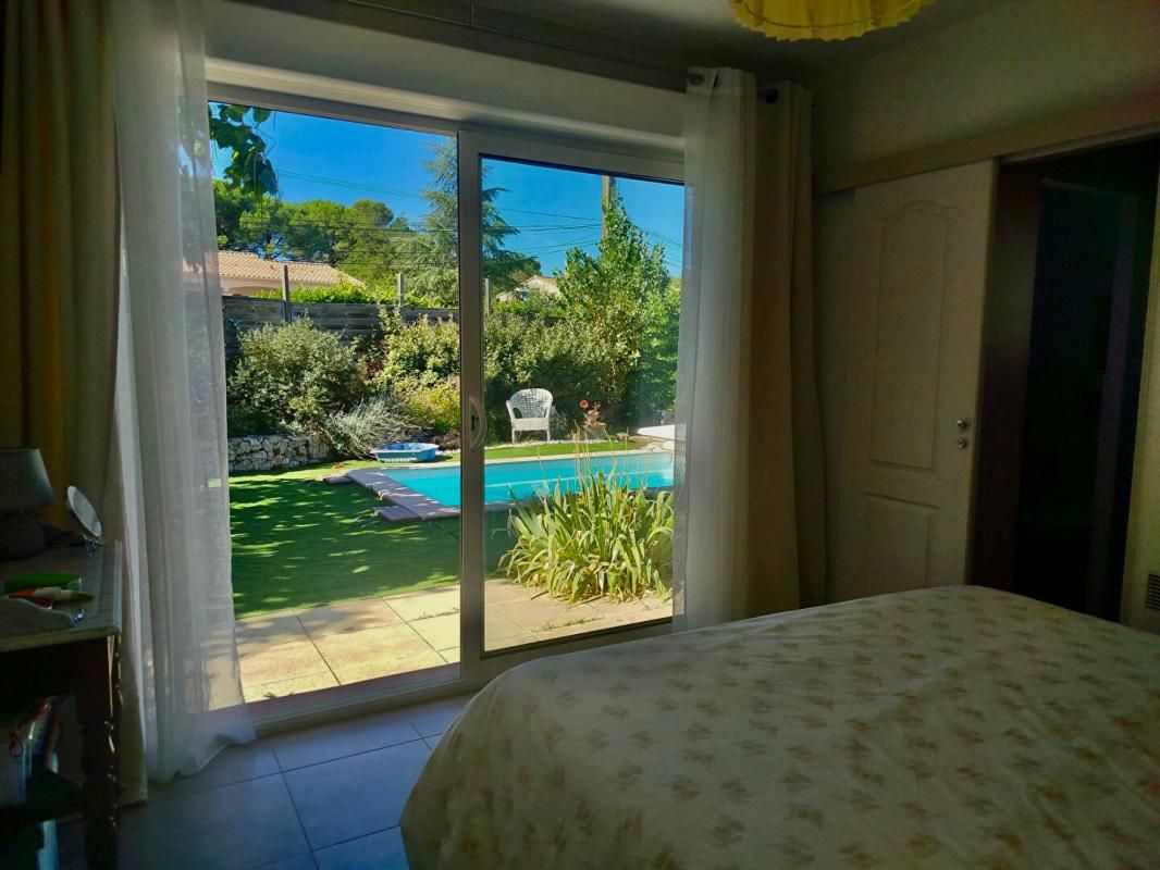 SAINT-MAXIMIN-LA-SAINTE-BAUME Maison avec piscine et double garage Saint Maximin La Sainte Baume 7 pièce(s) 130 m2 2