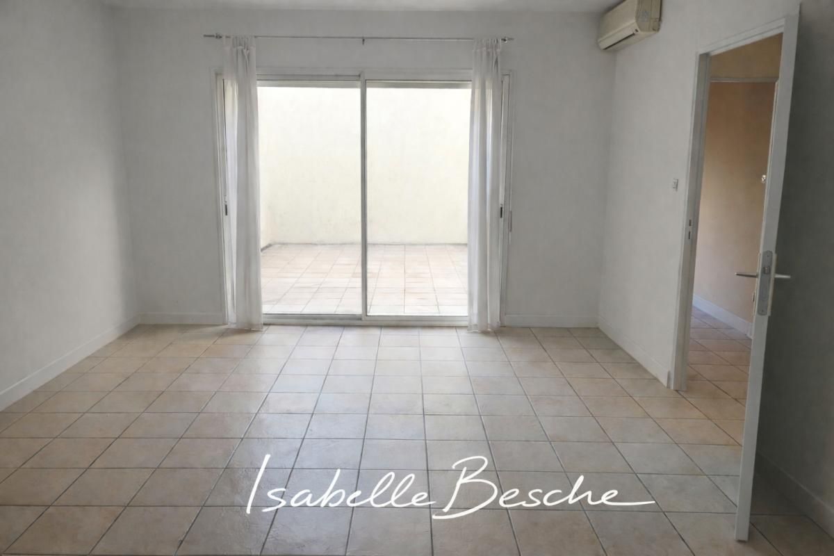 BORDEAUX 33100 BORDEAUX - local indépendant 239 m² , patio, grand garage 1