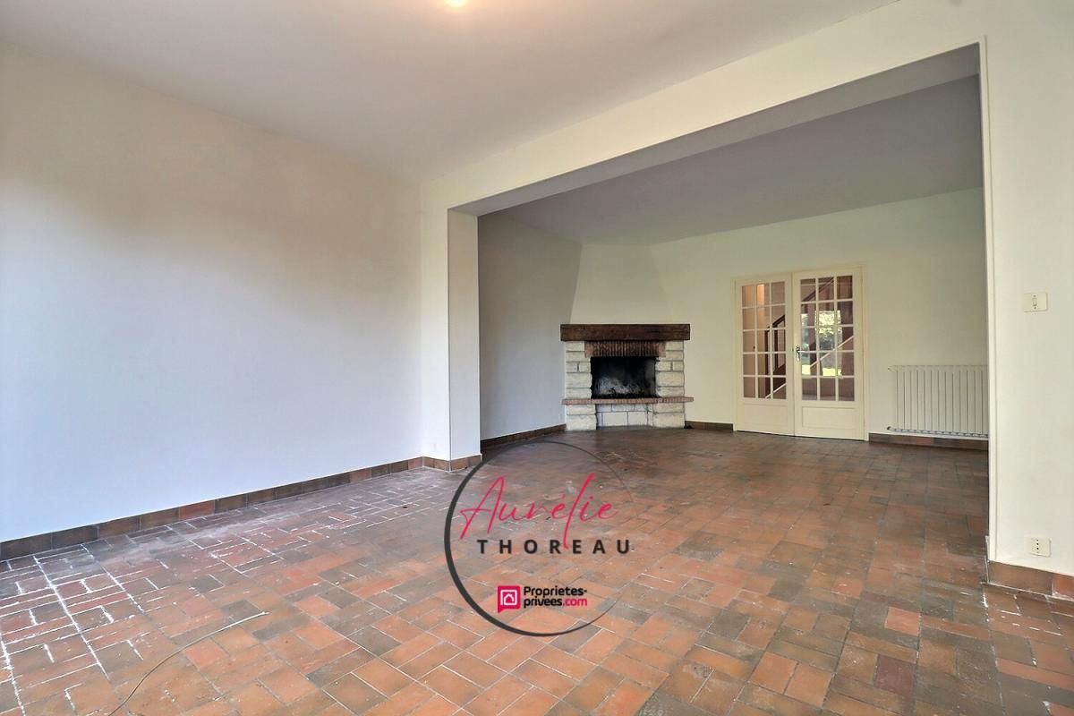 ARTENAY Maison de ville avec jardin, 4 chambres 3